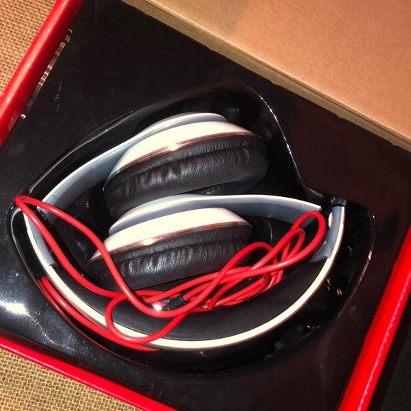 Beat Headphones - Picture 4 of 6